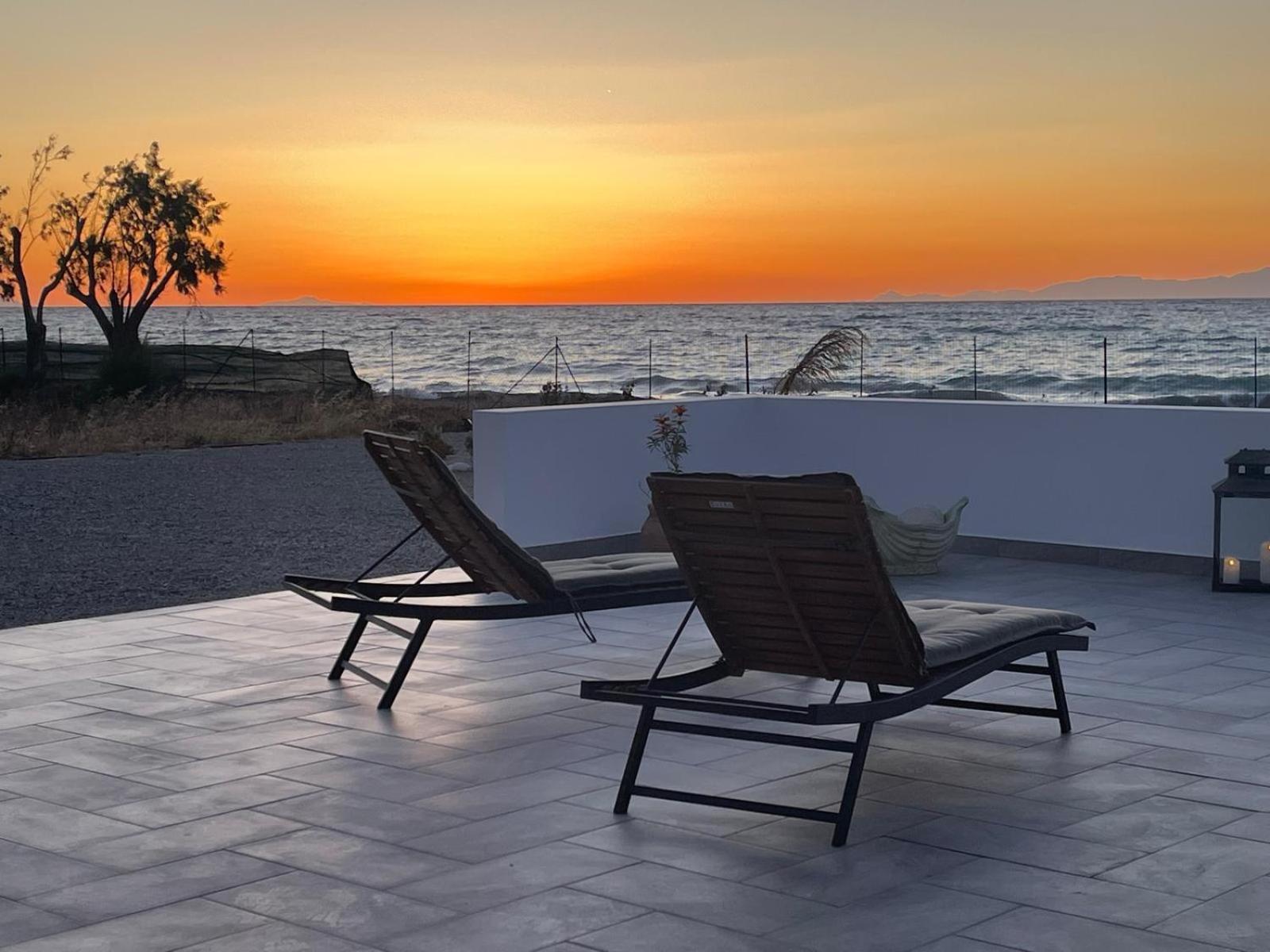 Lambou Beach Sunset Soroni Exterior foto